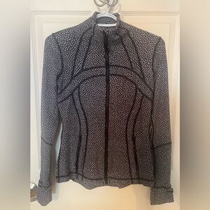 Lululemon size 6 Womens Define Jacket